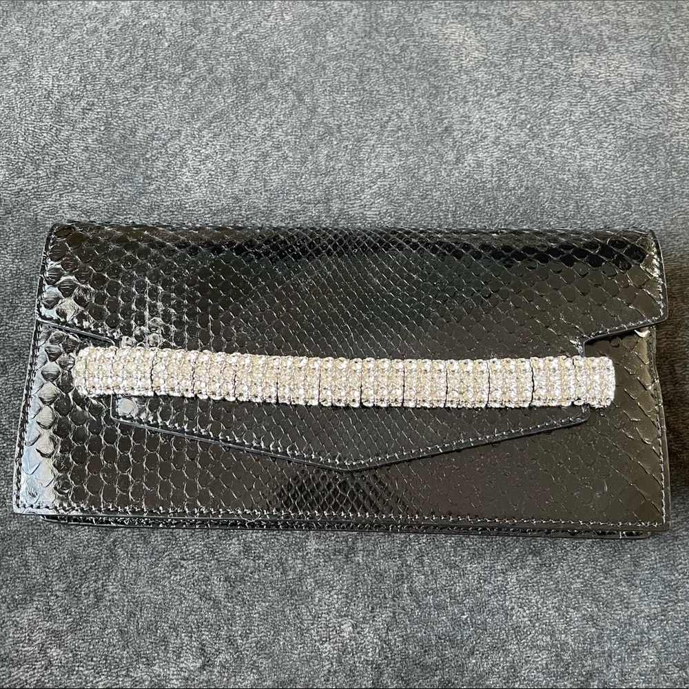 CALVIN KLEIN 205W39NYC
Crystal-Embellished Python Clutch Bag